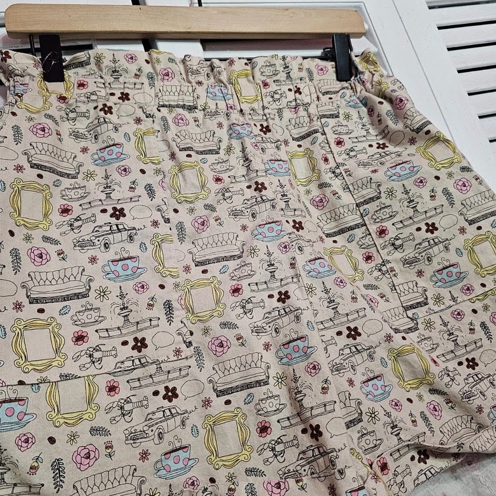 Custom‎ Handmade - "Friends" Shorts - Picture 2 of 8